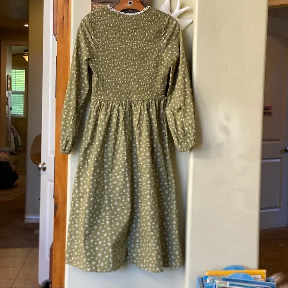 The Stockplace Green Floral Cottage Willow Midi Dress - Picture 8 of 12